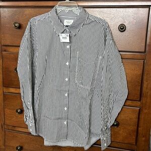 Ladies button-down long sleeve shirt